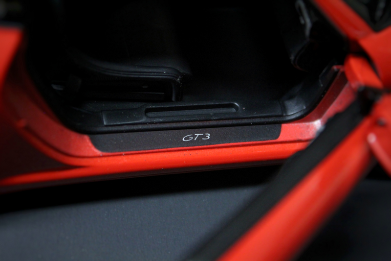 Illustration for article titled 1:18 Scale Porsche 997 GT3 by Welly